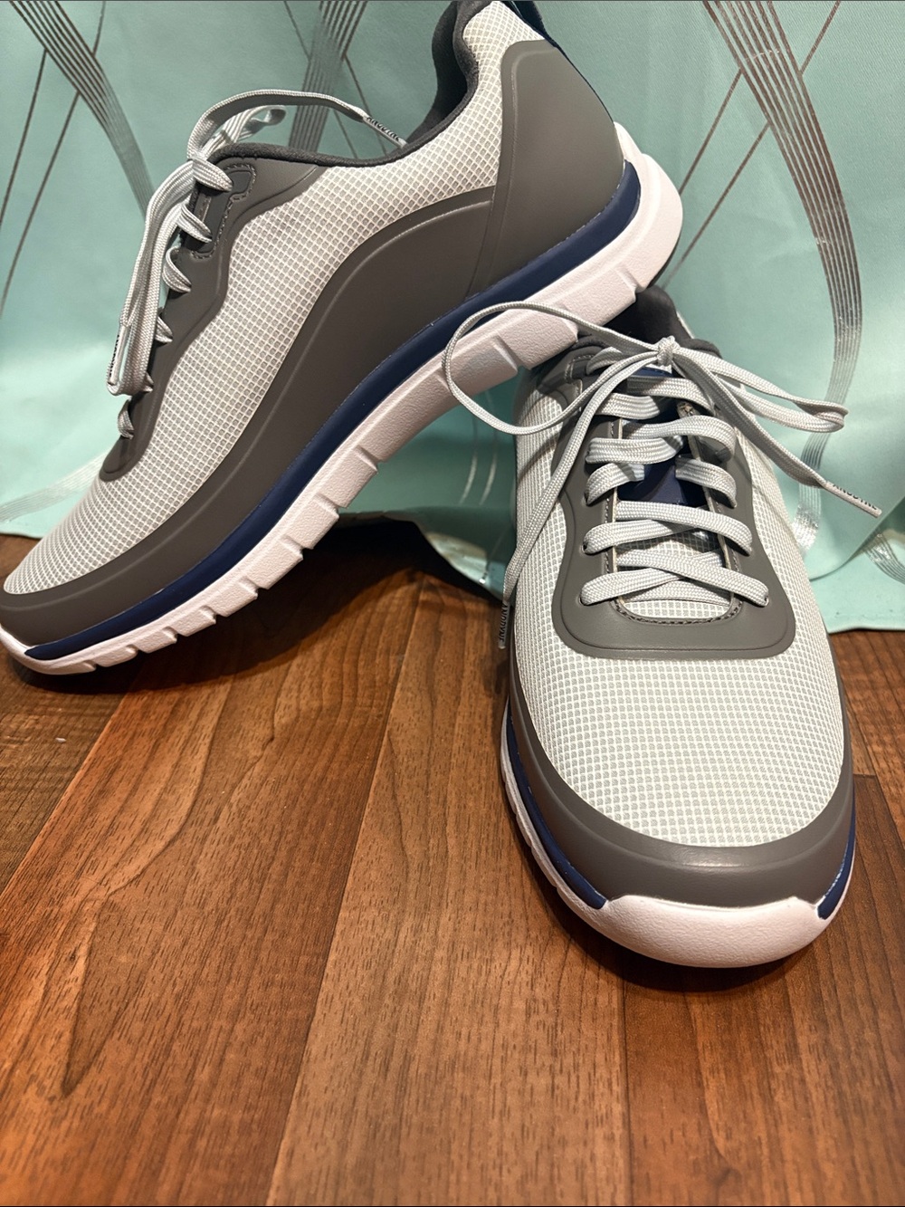Men's Lightweight Athletic Sneakers in Gray, White & Navy